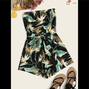 NWT tropical print romper ❤️